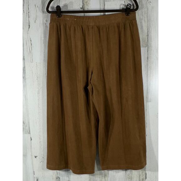 Chicos Faux Suede Wide Crop‎ Pants Size 1.5 Medium 10 (33x21) Brown High Rise - Picture 3 of 10